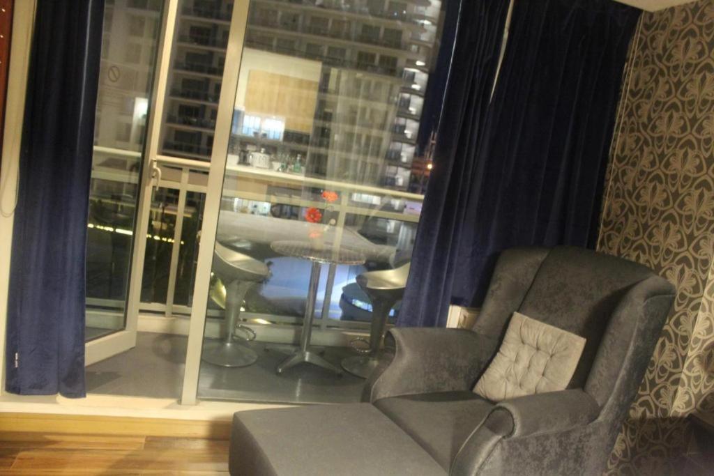 Azure C5 Man-Made Beach Balcony Multiple Units Manila Eksteriør billede
