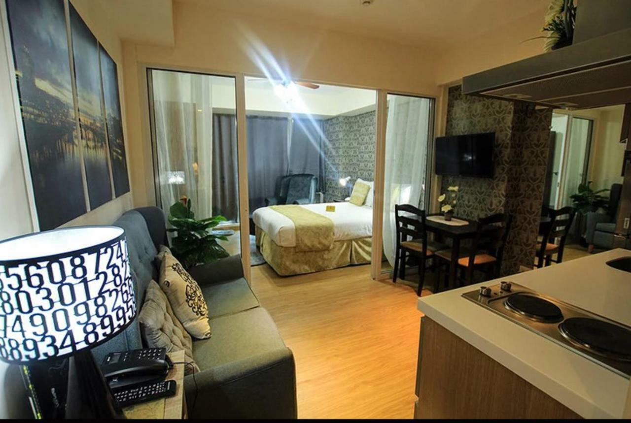 Azure C5 Man-Made Beach Balcony Multiple Units Manila Eksteriør billede